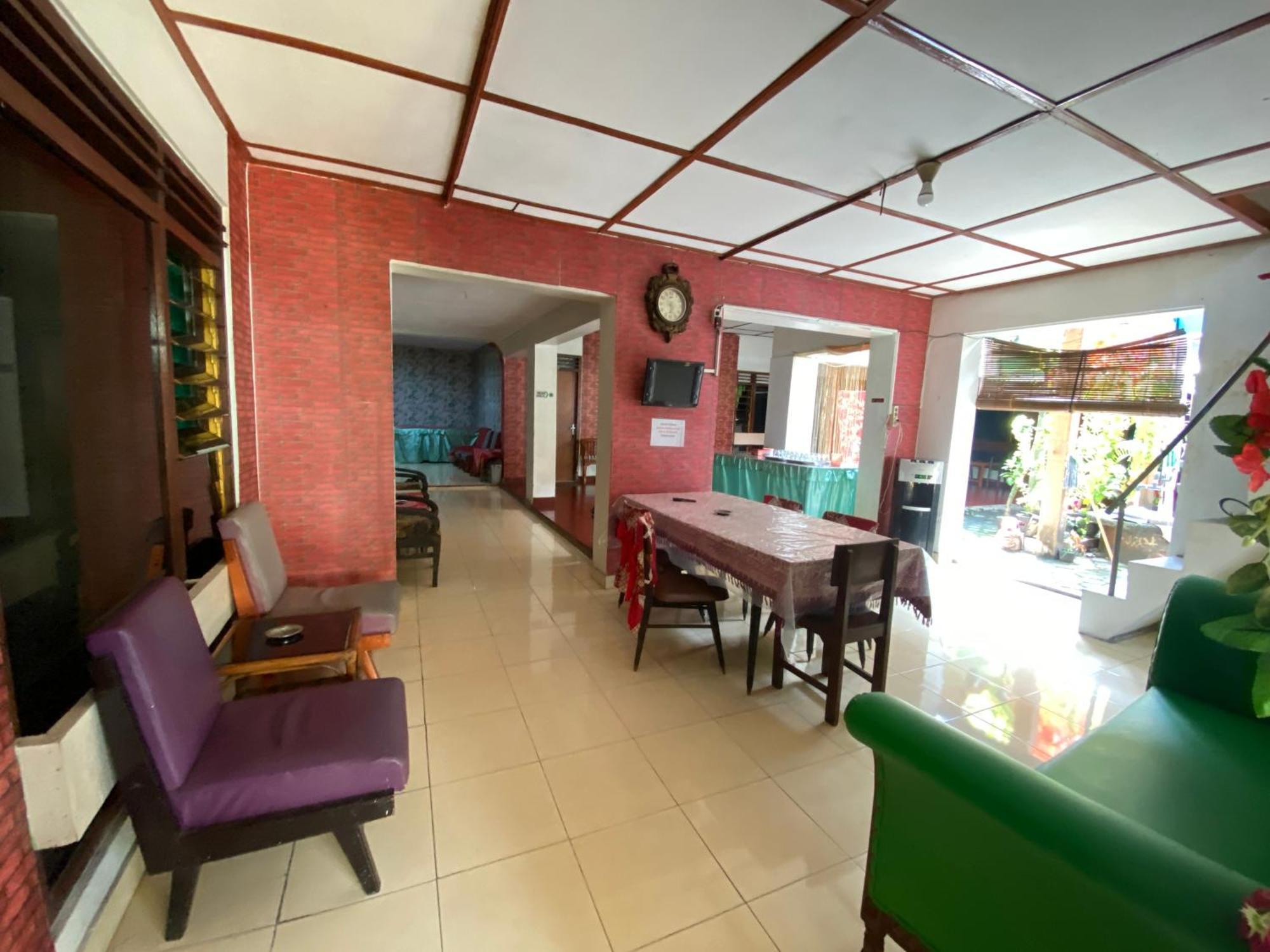 Parikesit Guest House Yogyakarta Exterior foto