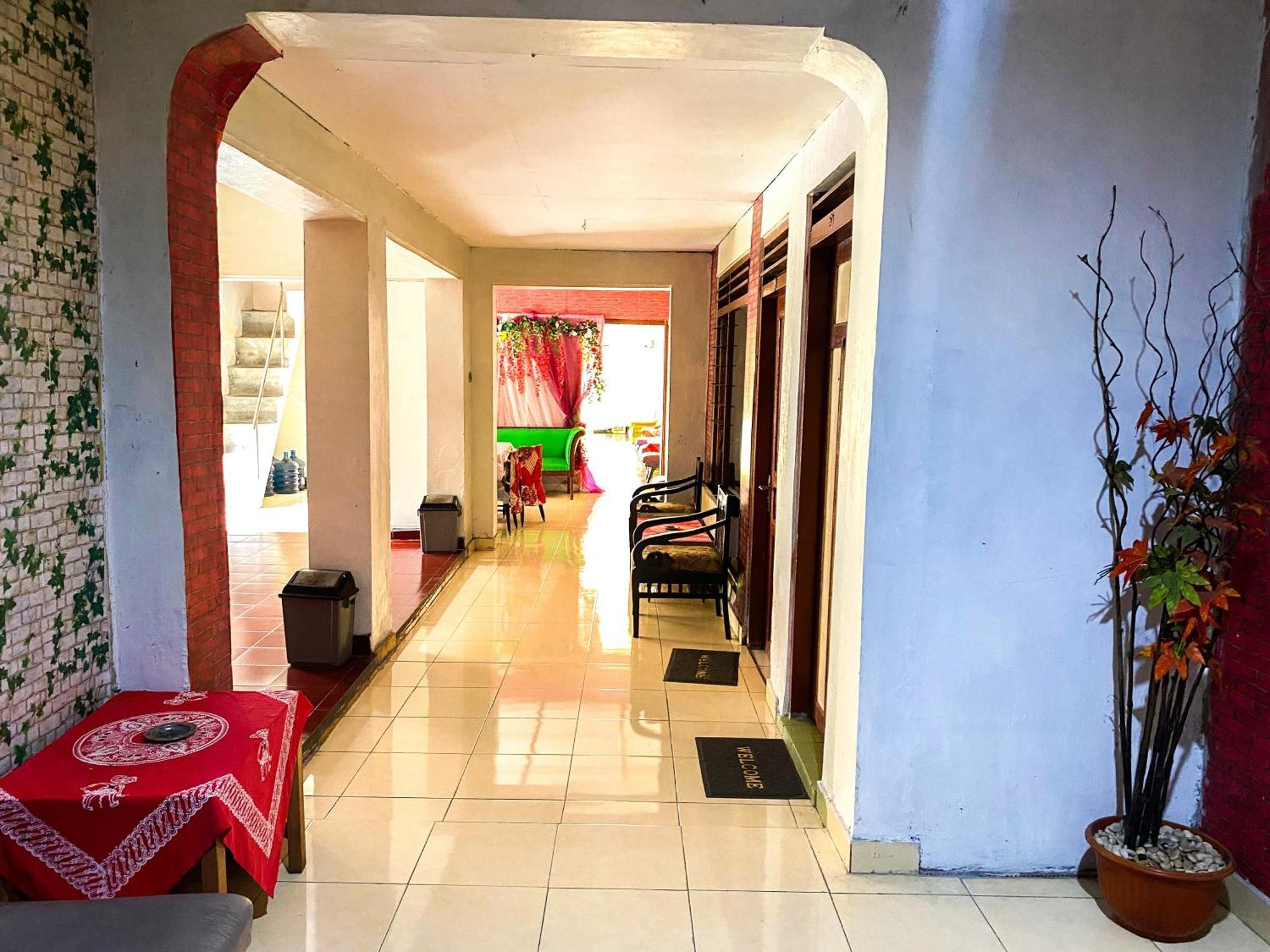 Parikesit Guest House Yogyakarta Exterior foto