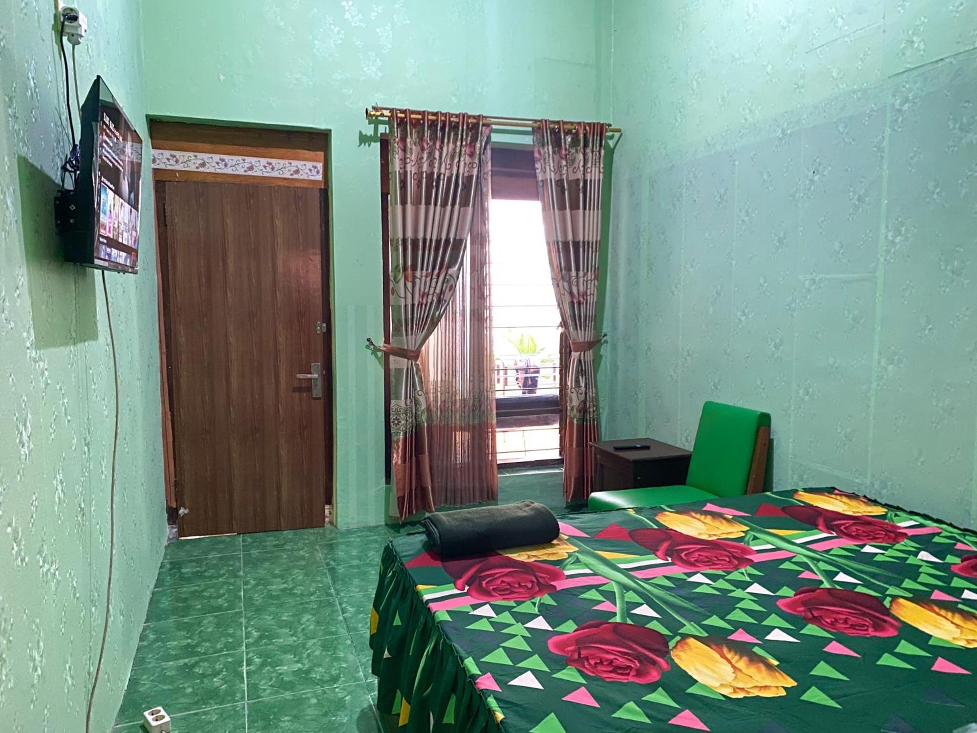 Parikesit Guest House Yogyakarta Exterior foto